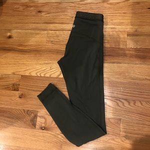 lululemon • principal dancer golden tight sz 4